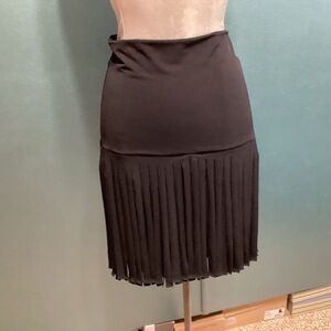 New stretch short fringe skirt